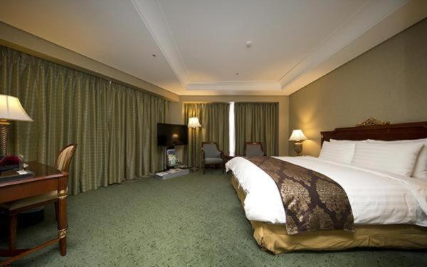 High1 Grand Hotel Main Tower