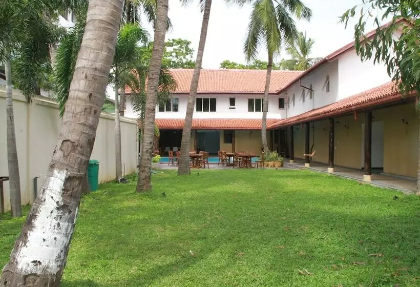 Hotel Earl S Red Passikudah