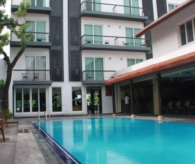 Hotel Earl S Red Passikudah