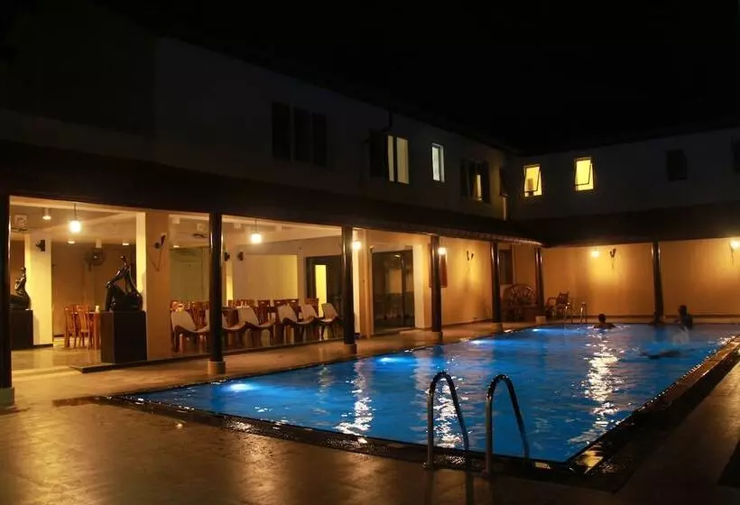 Hotel Earl S Red Passikudah