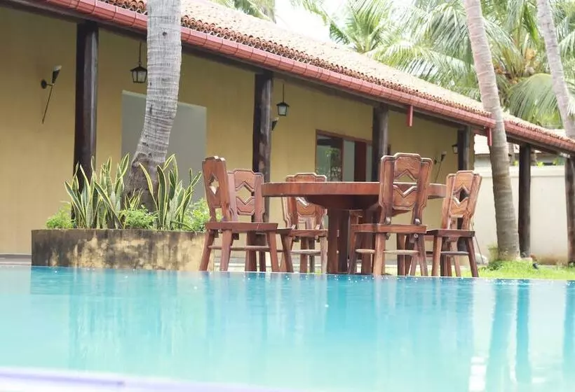 Hotel Earl S Red Passikudah