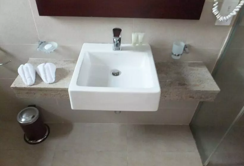 Hotel Earl S Red Passikudah