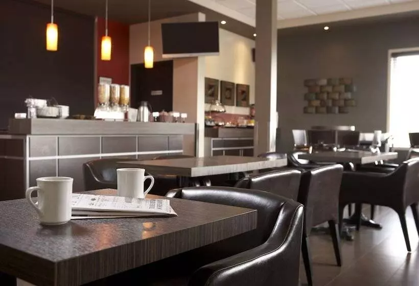 酒店 Econo Lodge Inn & Suites