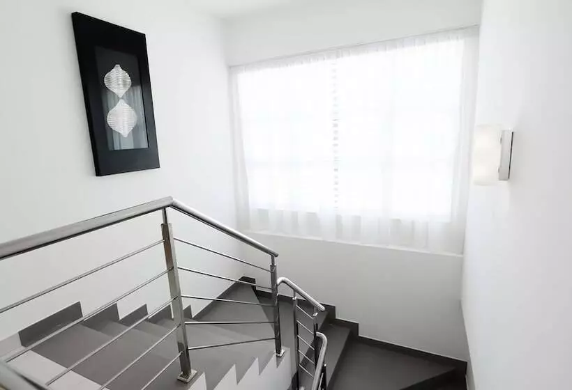 هتل Garden Sentral