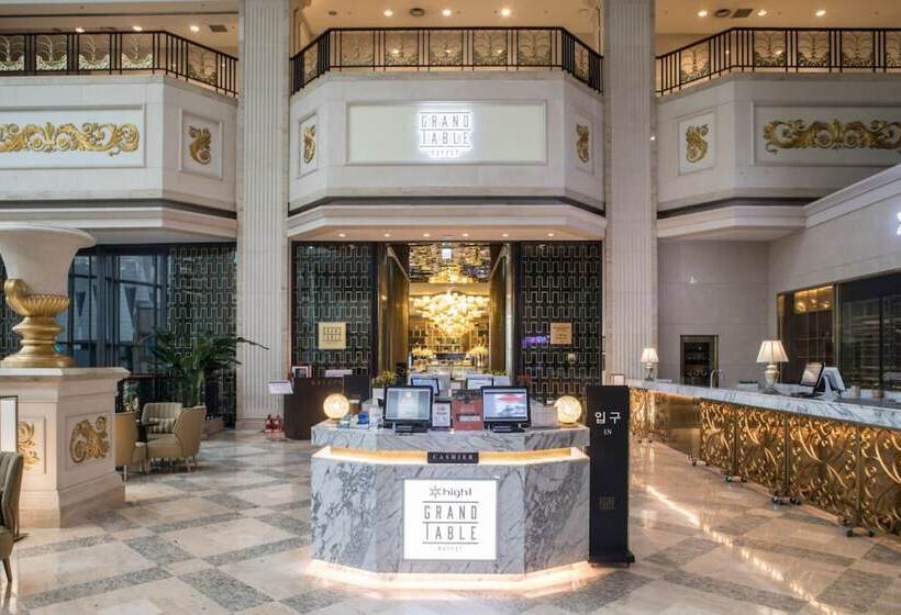 High1 Grand Hotel Main Tower