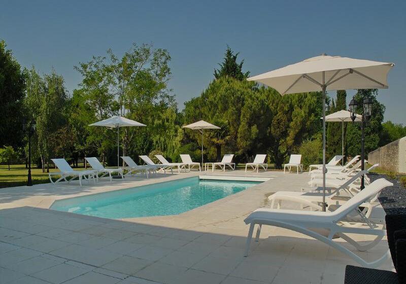 فندق Le Logis Du Péré