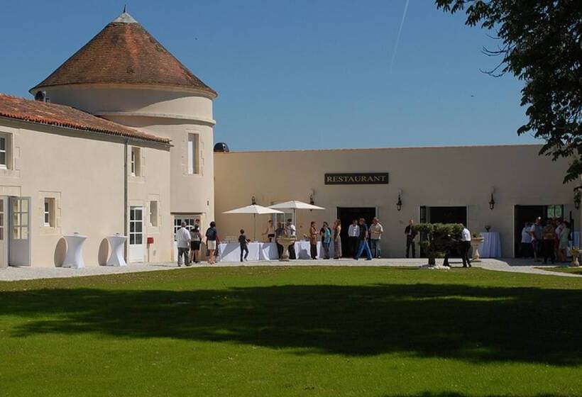 فندق Le Logis Du Péré