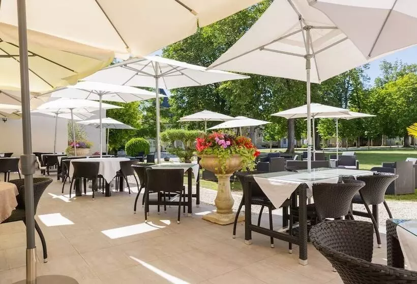 Отель Le Logis Du Péré