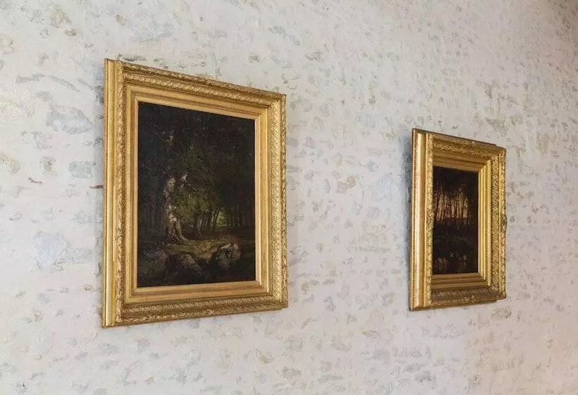 Отель Le Logis Du Péré