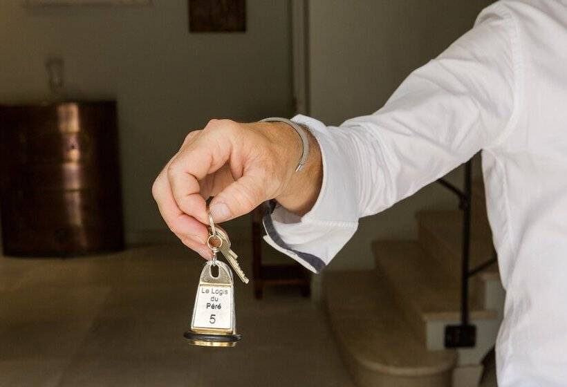 فندق Le Logis Du Péré