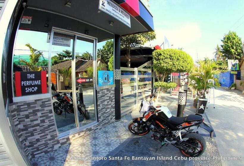 Micky Santoro Hotel & Restaurant