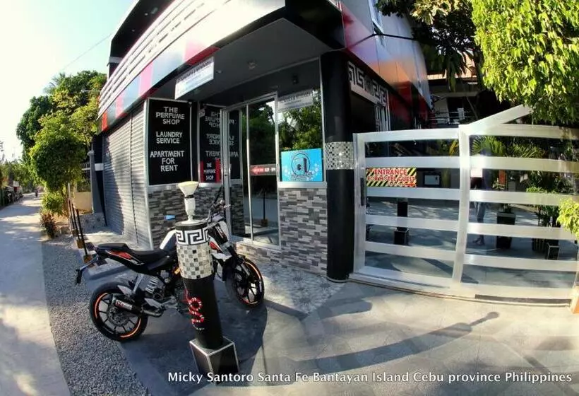 Micky Santoro Hotel & Restaurant