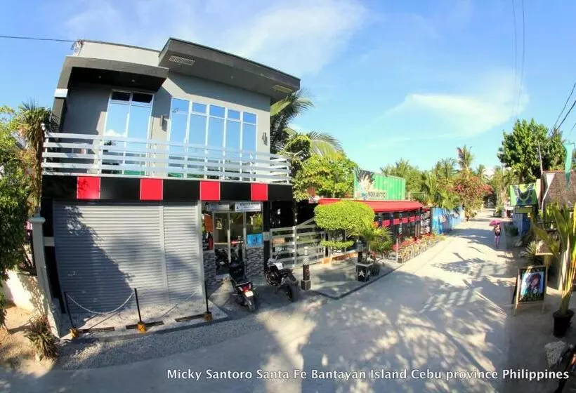 Micky Santoro Hotel & Restaurant