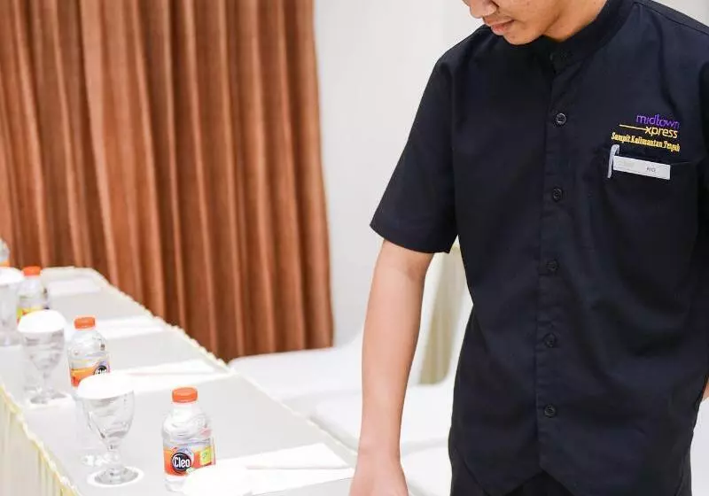 בית מלון כפרי Midtown Xpress Sampit Kalimantan Tengah