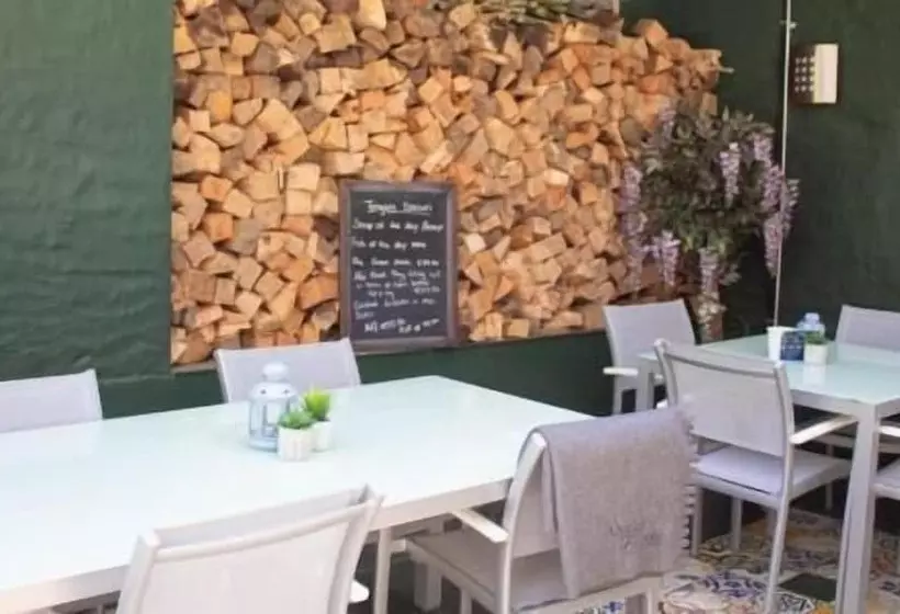 ホテル Quinlan & Cooke Boutique Townhouse And Qcs Seafood Restaurant