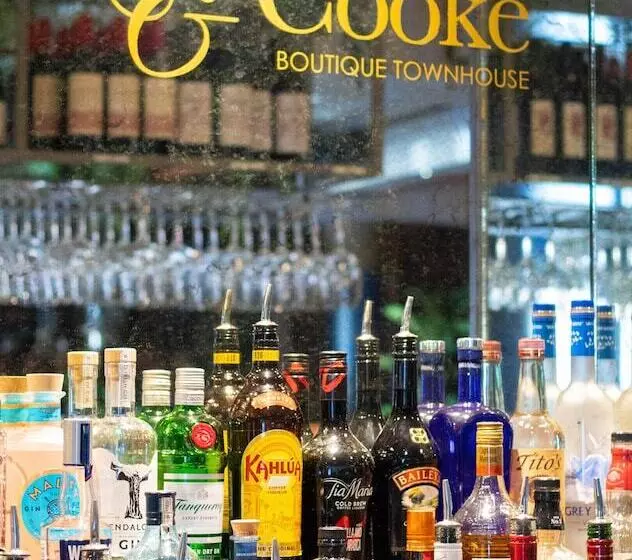 ホテル Quinlan & Cooke Boutique Townhouse And Qcs Seafood Restaurant