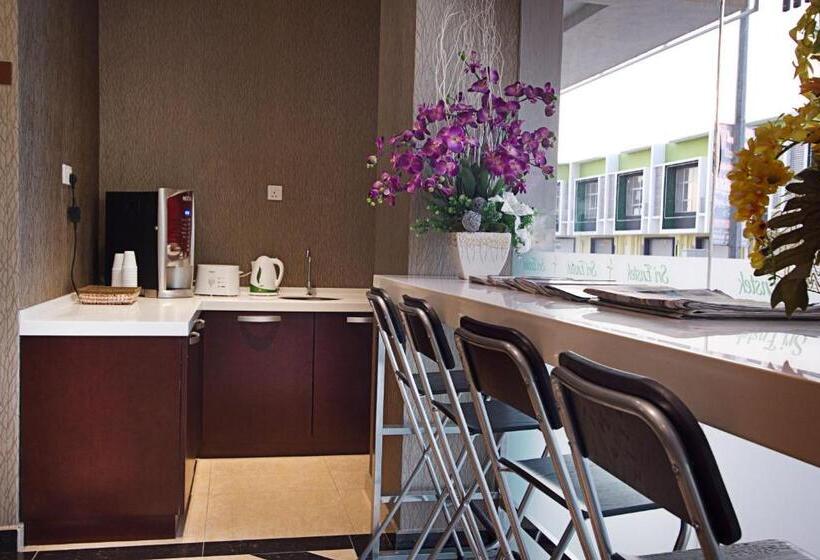 בית מלון כפרי Sri Enstek