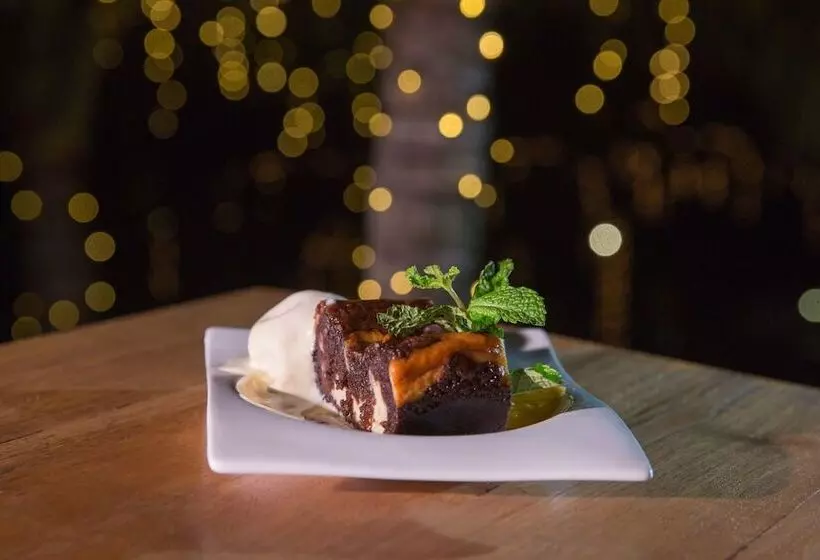 Hotel Sri Sharavi Beach Villas & Spa