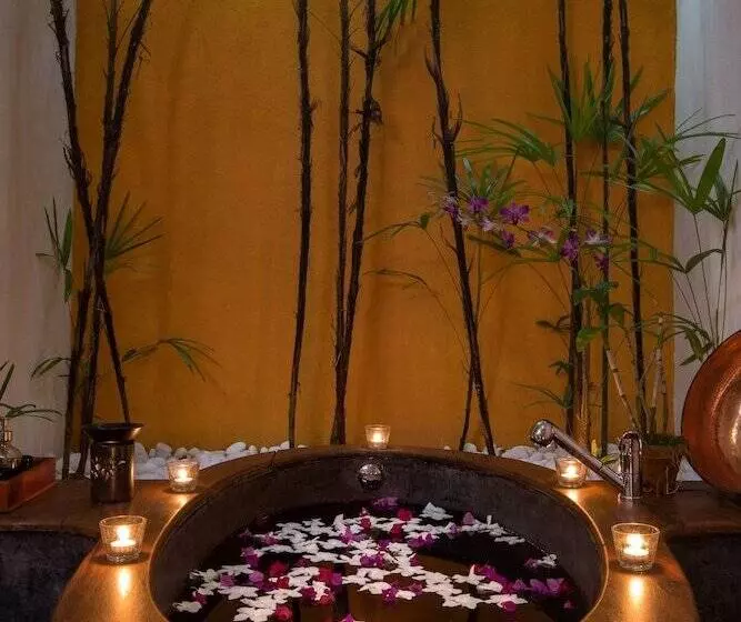 Hotel Sri Sharavi Beach Villas & Spa