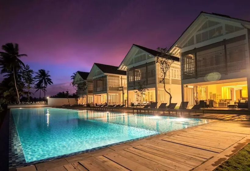 Hotel Sri Sharavi Beach Villas & Spa