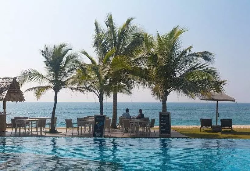 Hotel Sri Sharavi Beach Villas & Spa