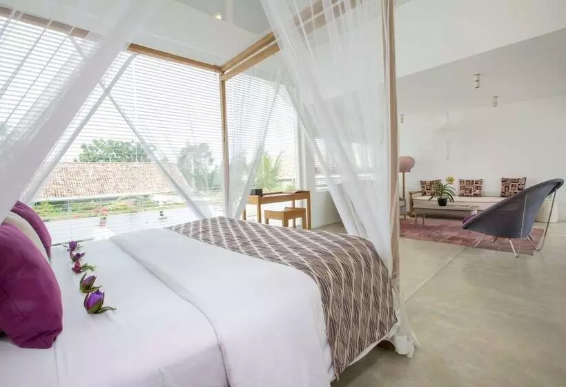 Hotel Sri Sharavi Beach Villas & Spa