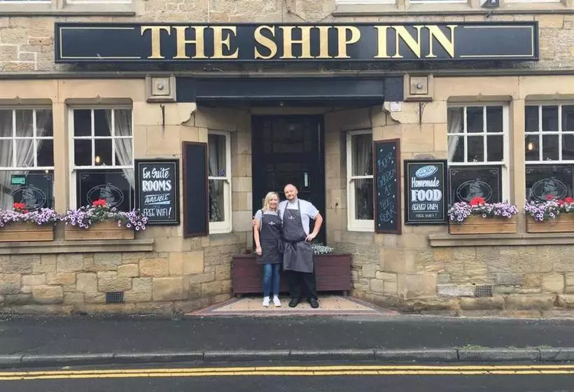酒店 The Ship Inn