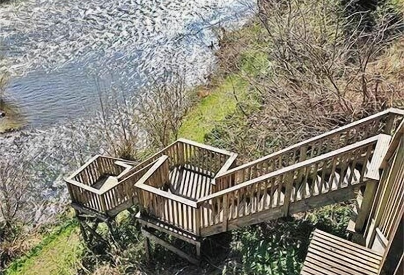 בית מלון כפרי White Waters Country