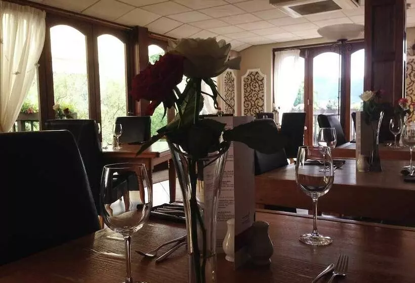 호텔 White Waters Country