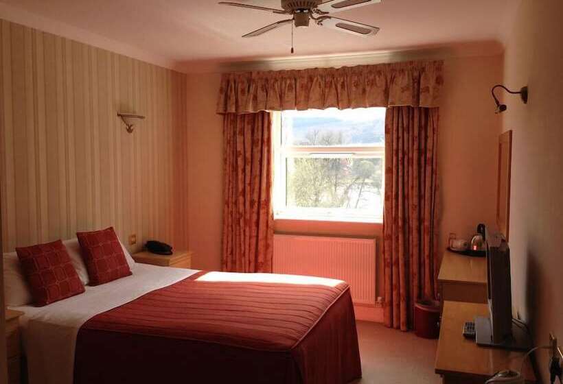 בית מלון כפרי White Waters Country