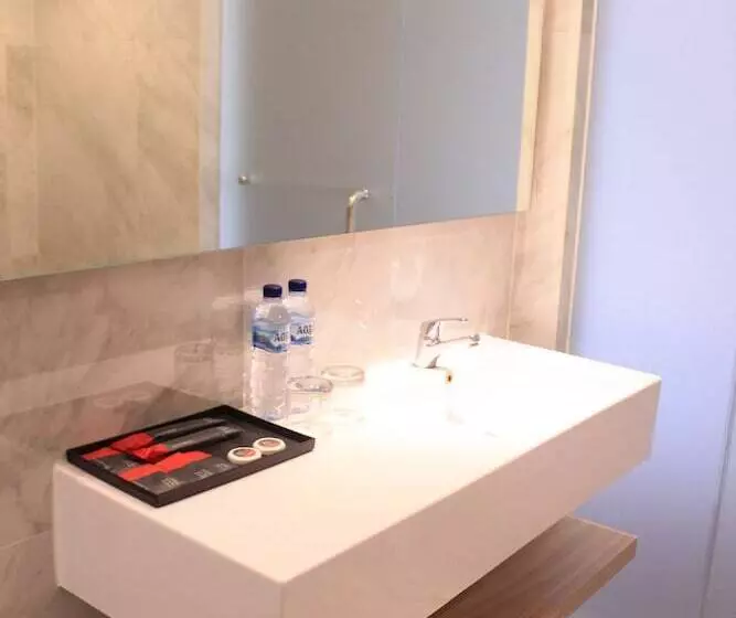 Hotel Zuri Express Lippo Cikarang