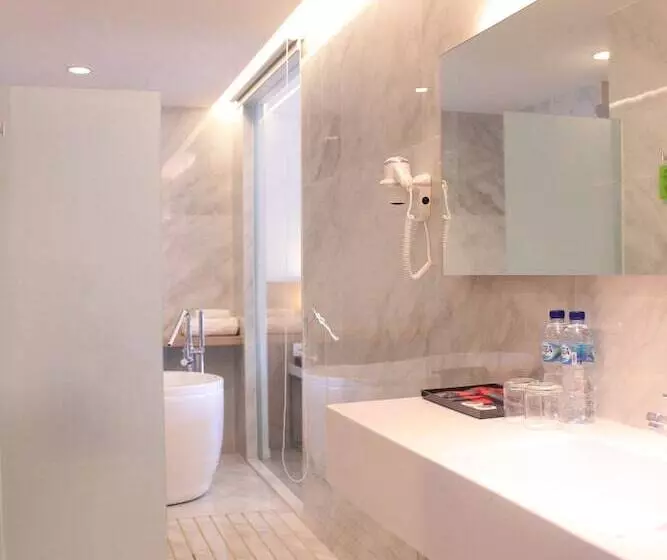 Hotel Zuri Express Lippo Cikarang