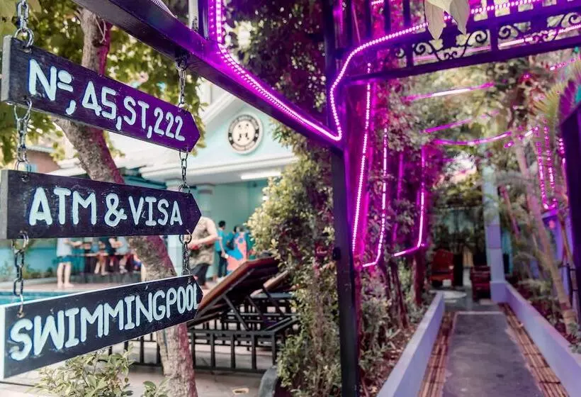 Lovely Jubbly Villa Hostel