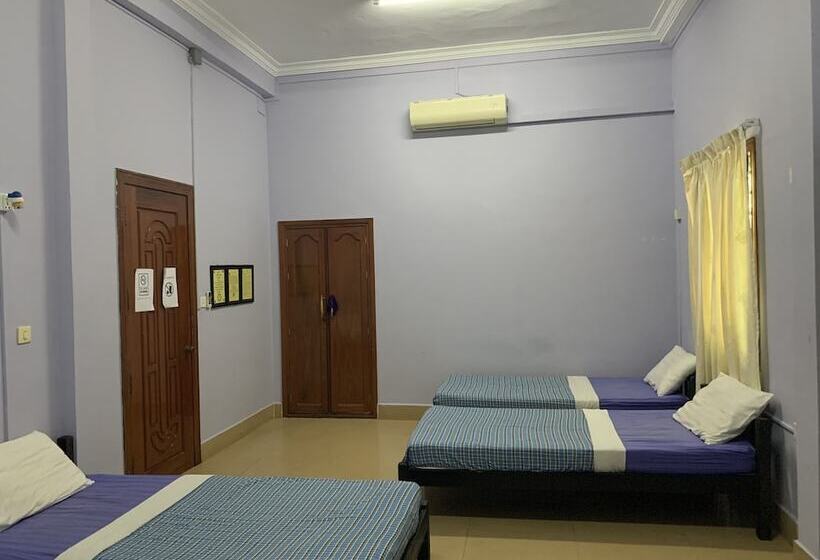 Lovely Jubbly Villa   Hostel