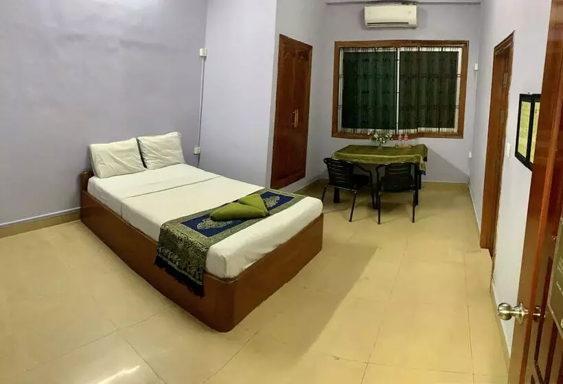Lovely Jubbly Villa Hostel