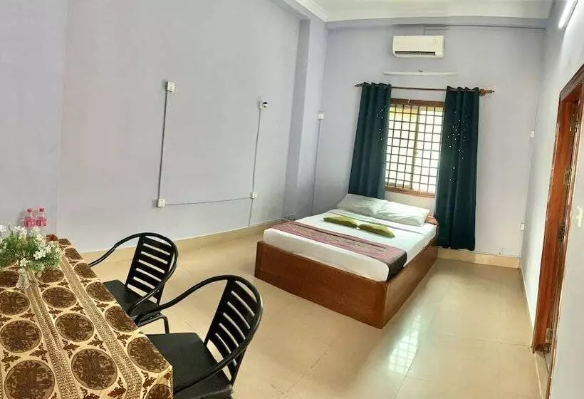 Lovely Jubbly Villa Hostel