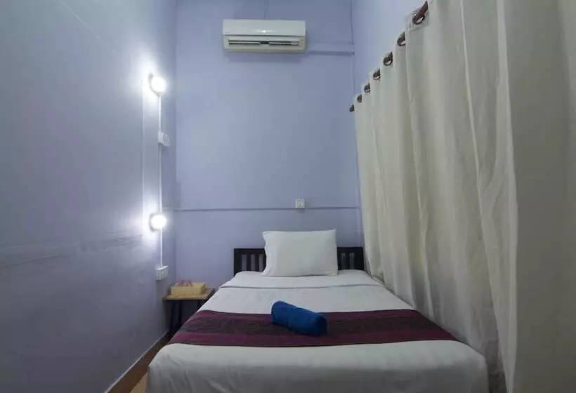 Lovely Jubbly Villa Hostel