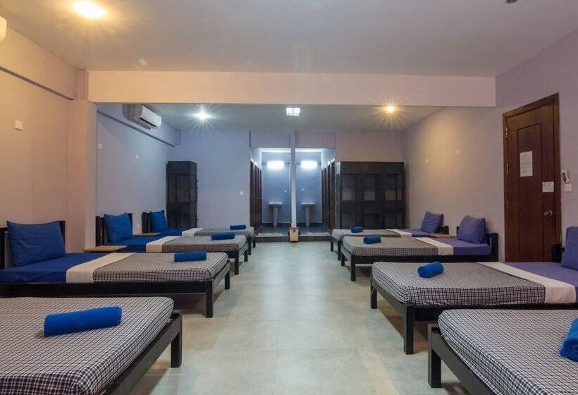 Lovely Jubbly Villa   Hostel