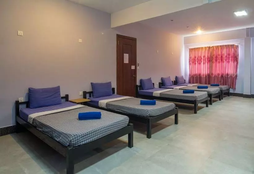 Lovely Jubbly Villa Hostel