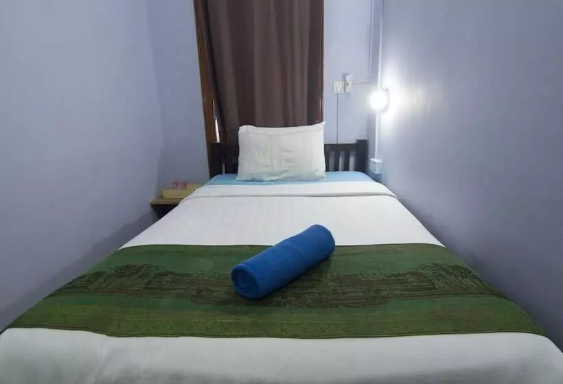 Lovely Jubbly Villa Hostel