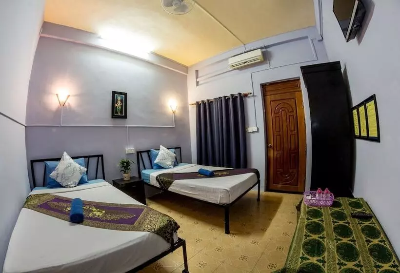 Lovely Jubbly Villa Hostel