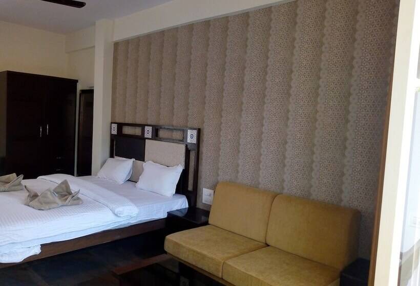 Am Hotel Kollection:ivy, Morjim