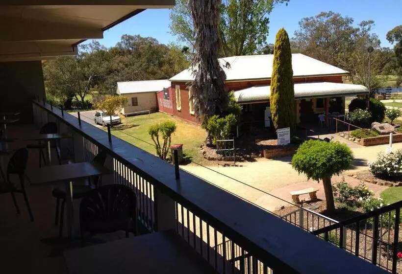 모텔 Town & Country Motor Inn