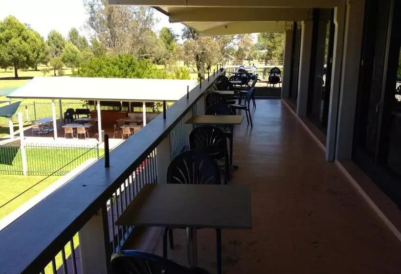 모텔 Town & Country Motor Inn