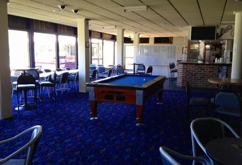 모텔 Town & Country Motor Inn