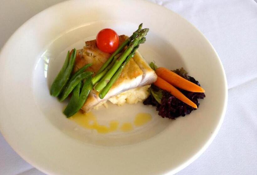 モーテル Town & Country Motor Inn