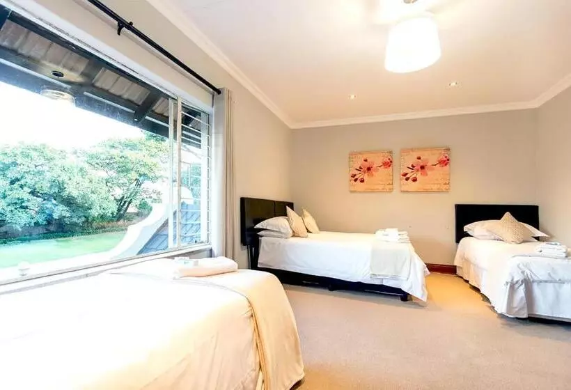 Pension Or Tambo Guest House