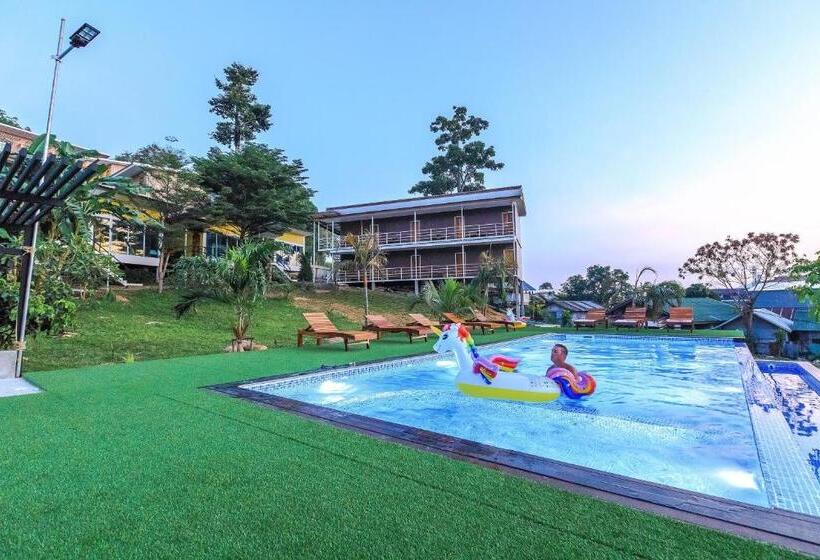 Phi Phi Chang Grand Resort