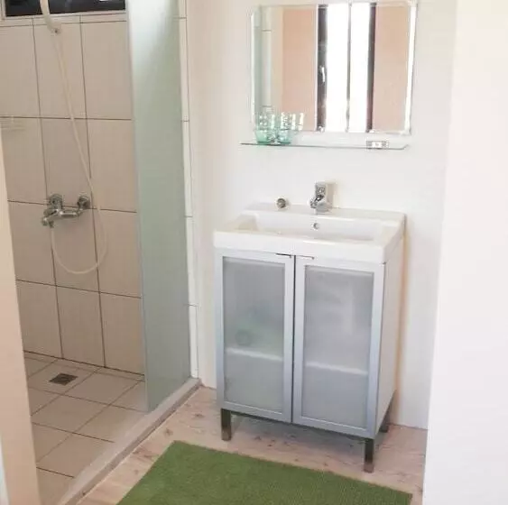 تختخواب و صبحانه Beach Walk Homestay