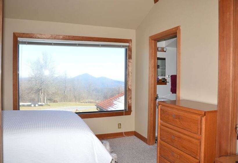 צימר Bent Mountain Lodge